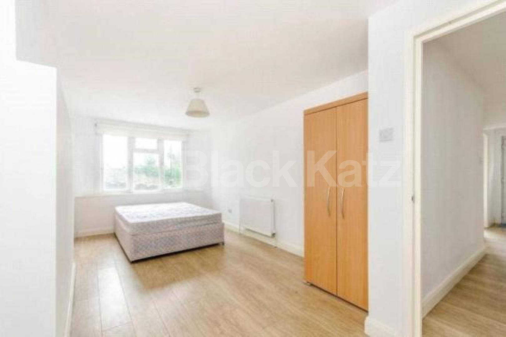 			NEW INSTRUCTION!, 3 Bedroom, 1 bath, 1 reception Apartment			 Mount View Road, FINSBURY PARK-STROUD GREEN